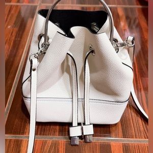 Forever 21 woman bucket bag